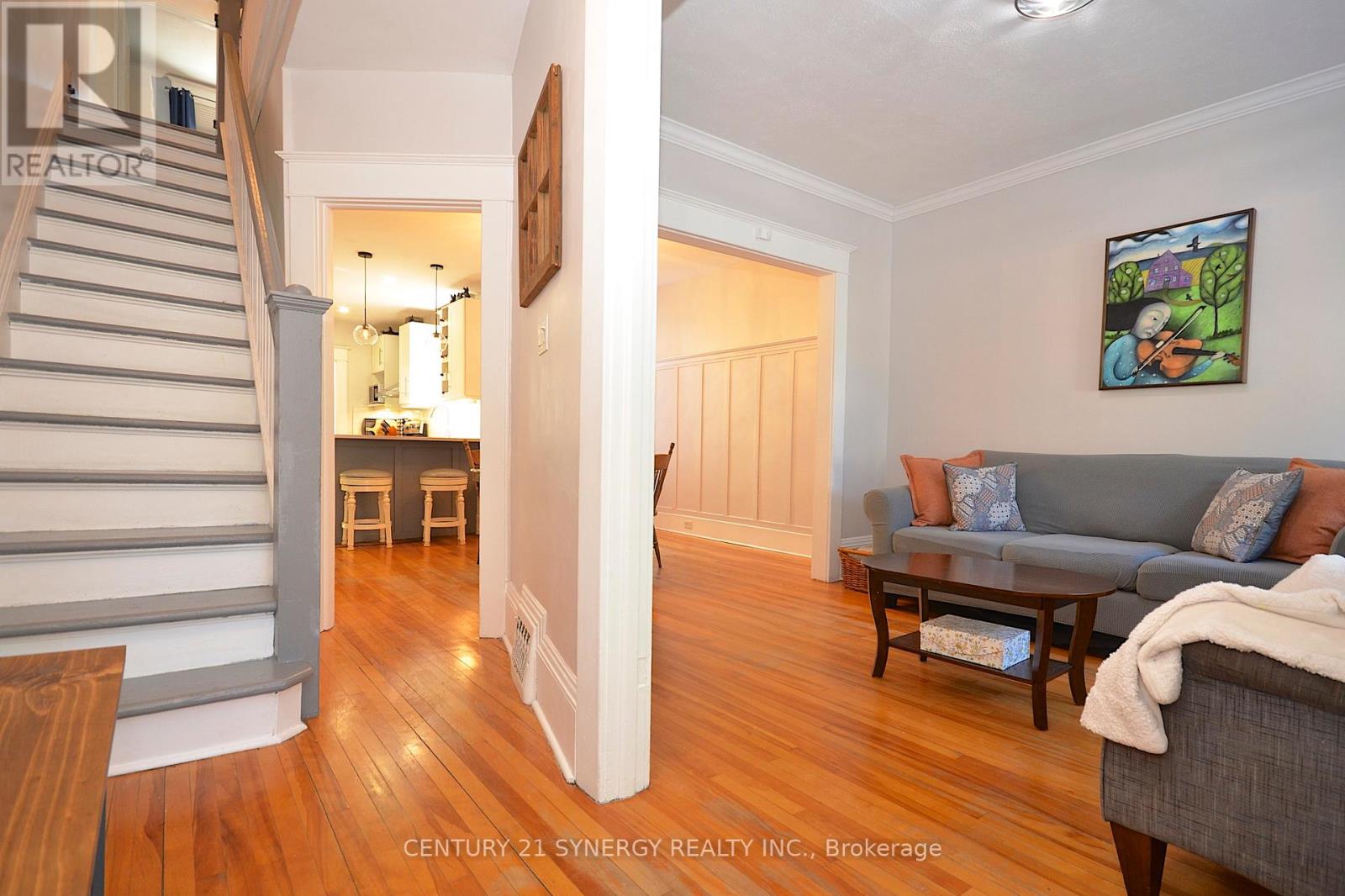 Photo 6 of 47 Roslyn Avenue, Ottawa ON