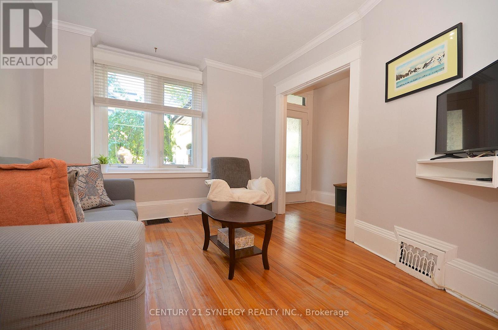 Photo 7 of 47 Roslyn Avenue, Ottawa ON