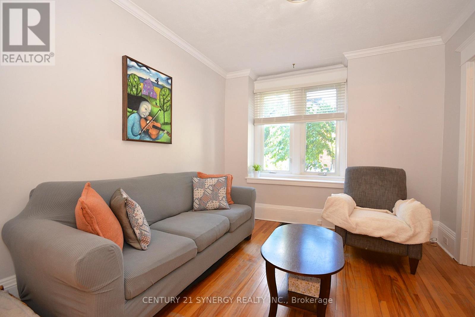 Photo 9 of 47 Roslyn Avenue, Ottawa ON