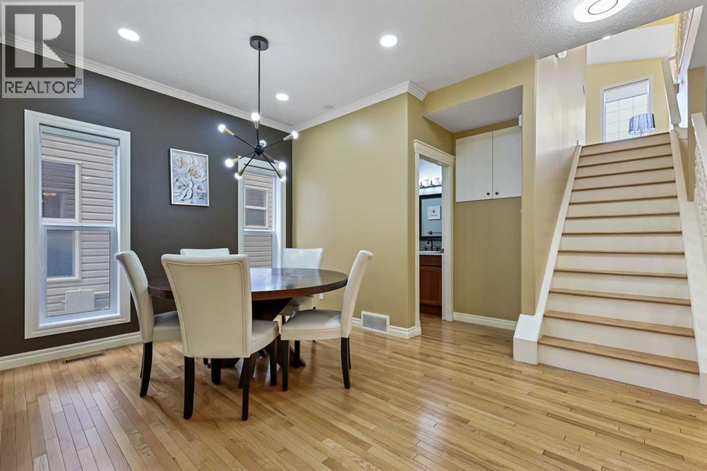 Photo 13 of 8025 Cougar Ridge Avenue Sw, Calgary AB