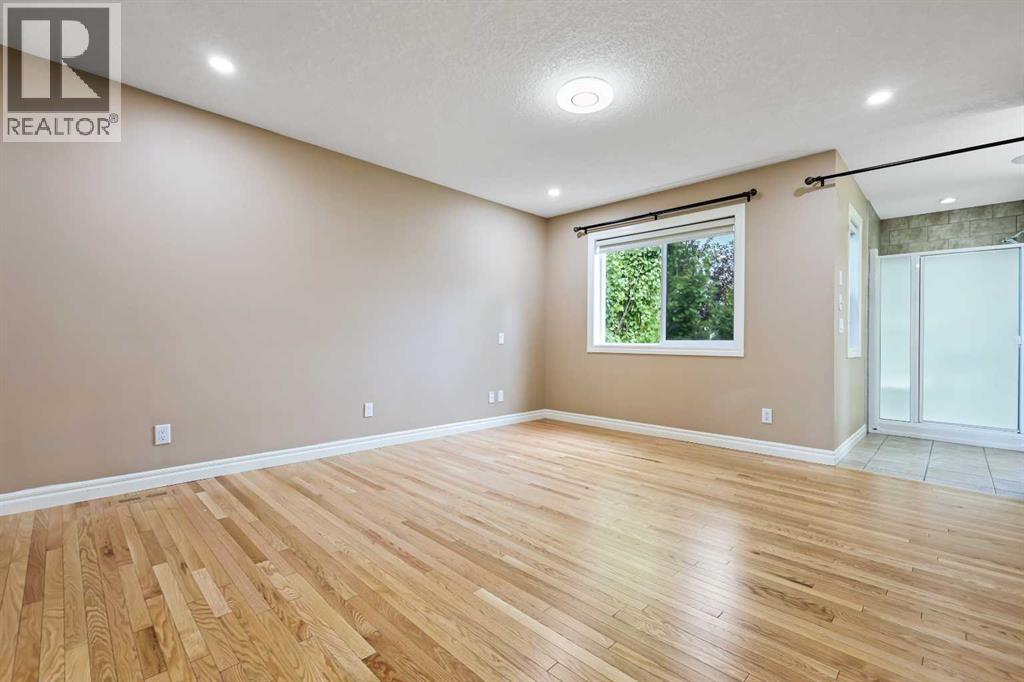 Photo 22 of 8025 Cougar Ridge Avenue Sw, Calgary AB