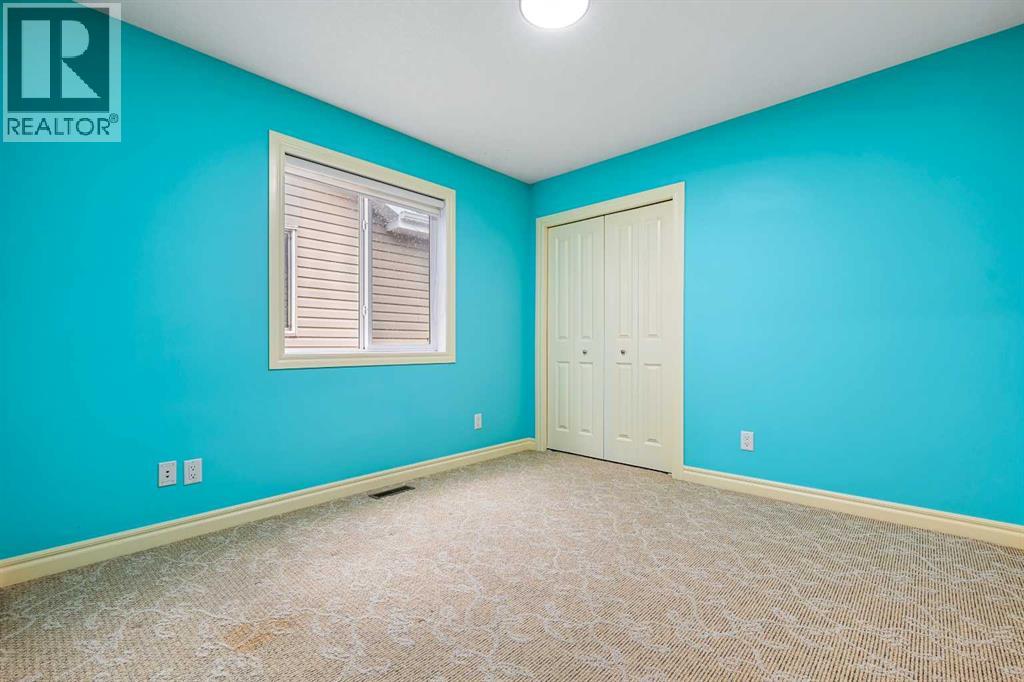 Photo 28 of 8025 Cougar Ridge Avenue Sw, Calgary AB