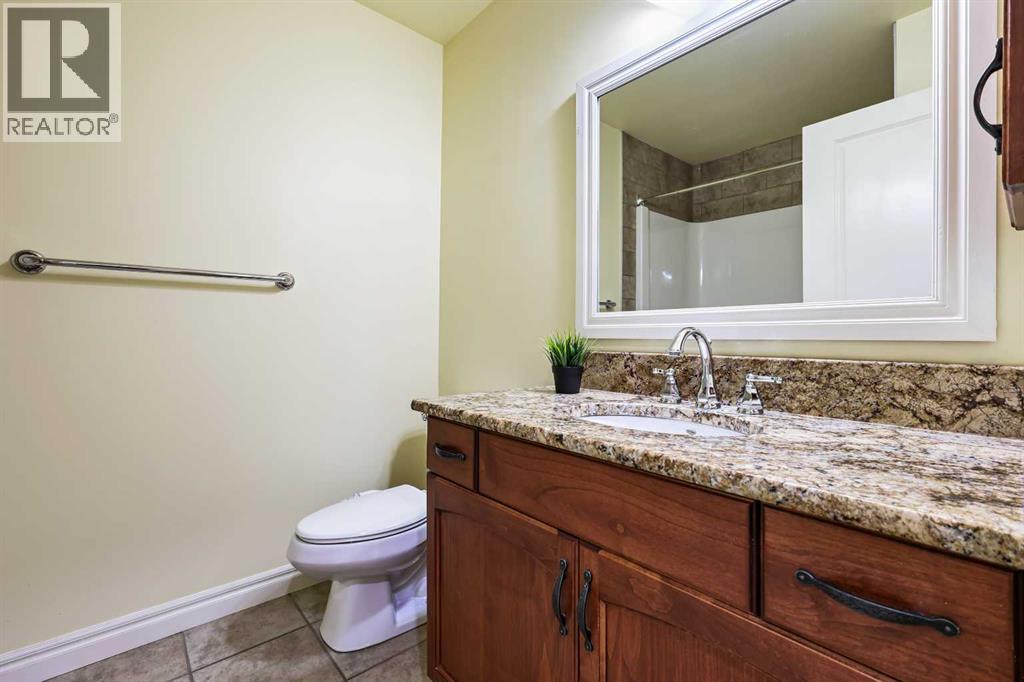 Photo 32 of 8025 Cougar Ridge Avenue Sw, Calgary AB