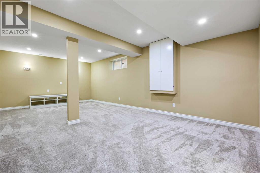 Photo 33 of 8025 Cougar Ridge Avenue Sw, Calgary AB