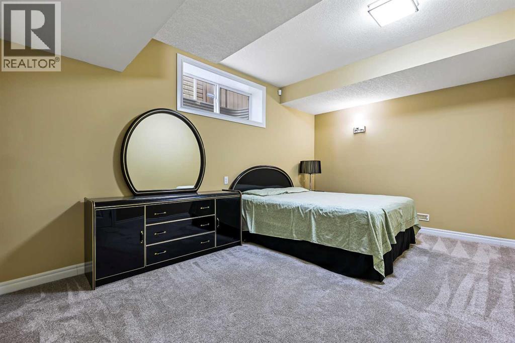 Photo 36 of 8025 Cougar Ridge Avenue Sw, Calgary AB
