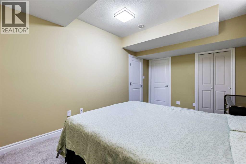 Photo 37 of 8025 Cougar Ridge Avenue Sw, Calgary AB