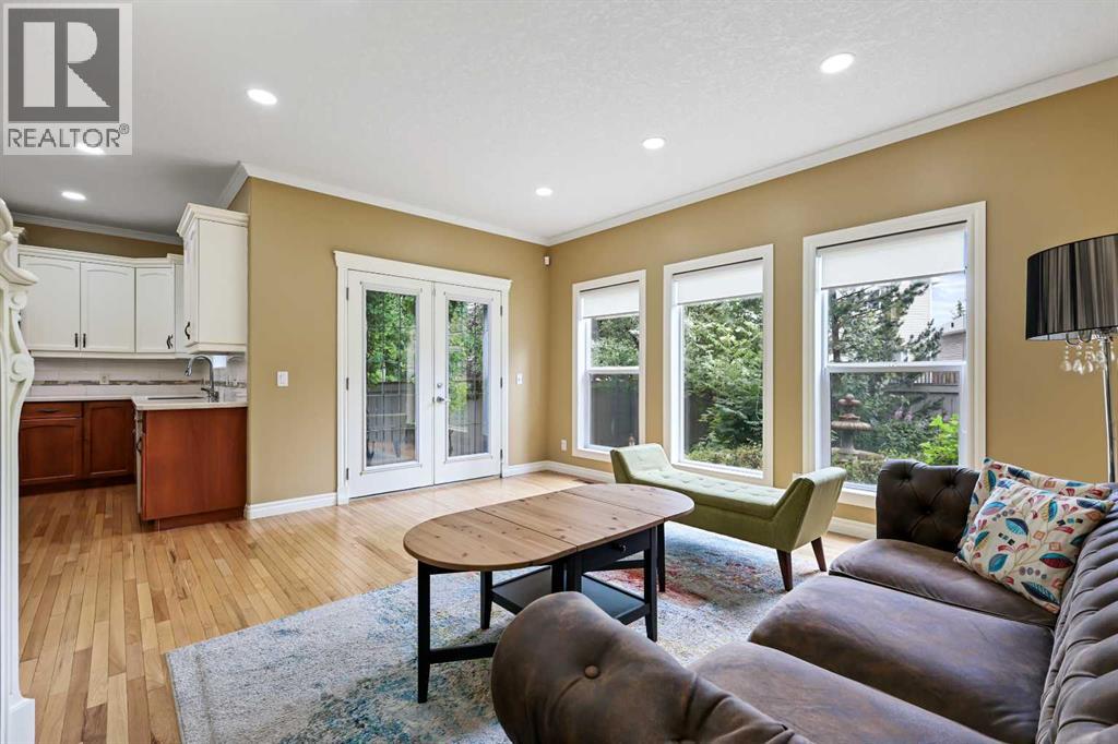 Photo 7 of 8025 Cougar Ridge Avenue Sw, Calgary AB