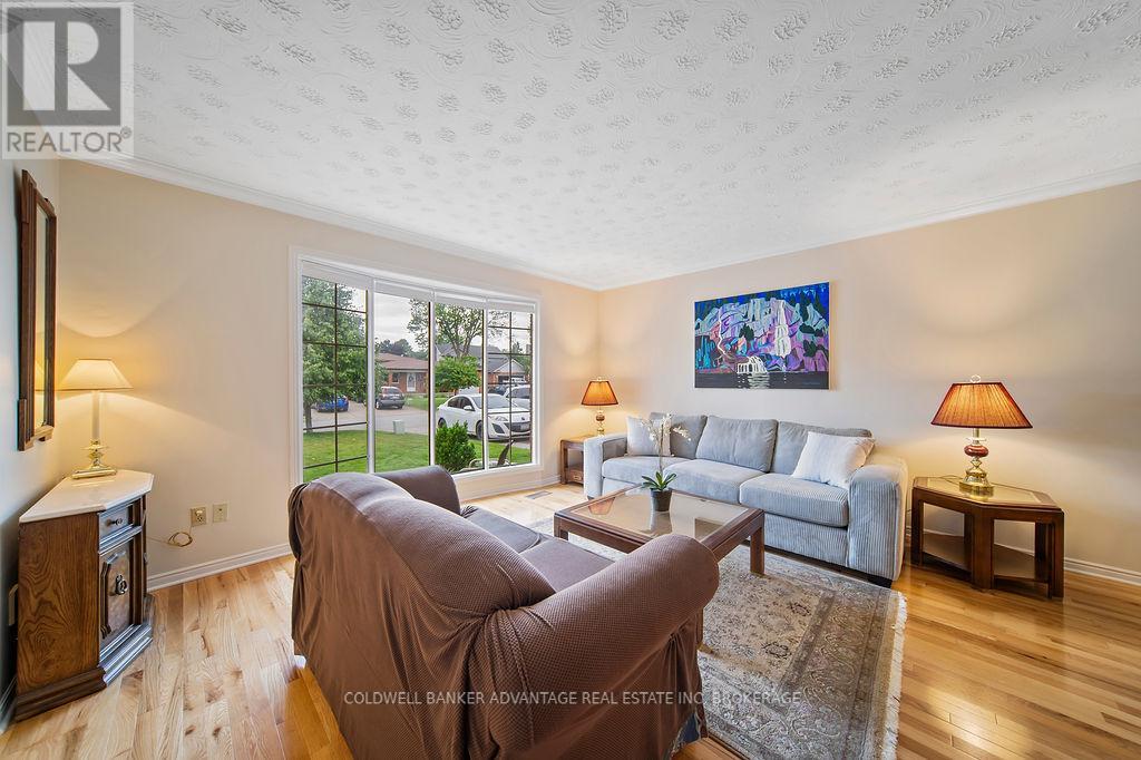 Photo 11 of 7362 Nathan Crescent, Niagara Falls ON