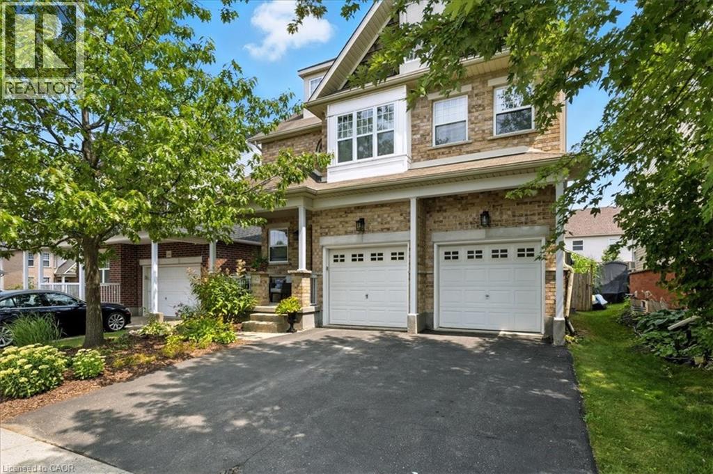 Photo 3 of 742 Lucerne Avenue, Waterloo ON