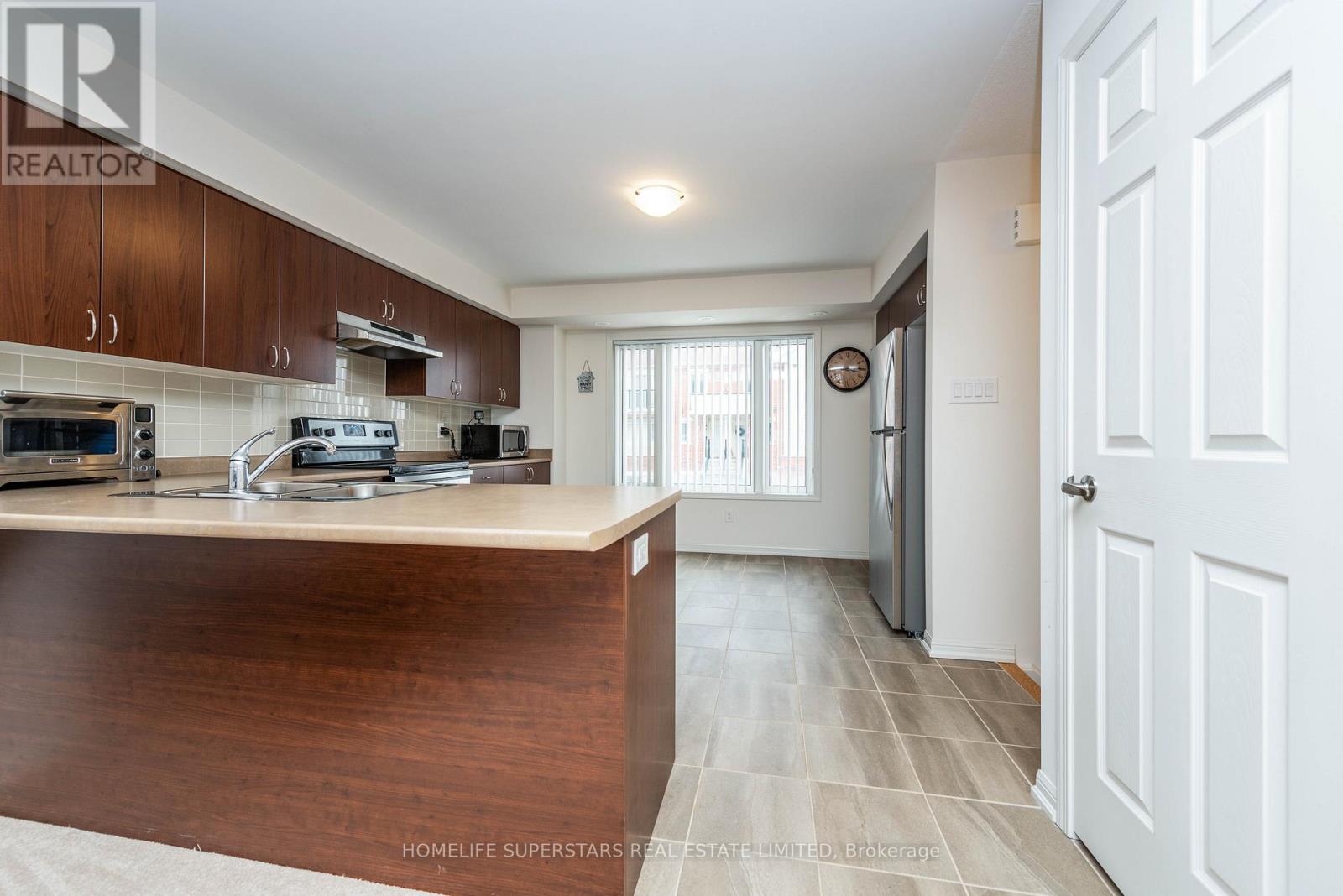 Photo 6 of 210 250 Sunny Meadow Boulevard, Brampton ON