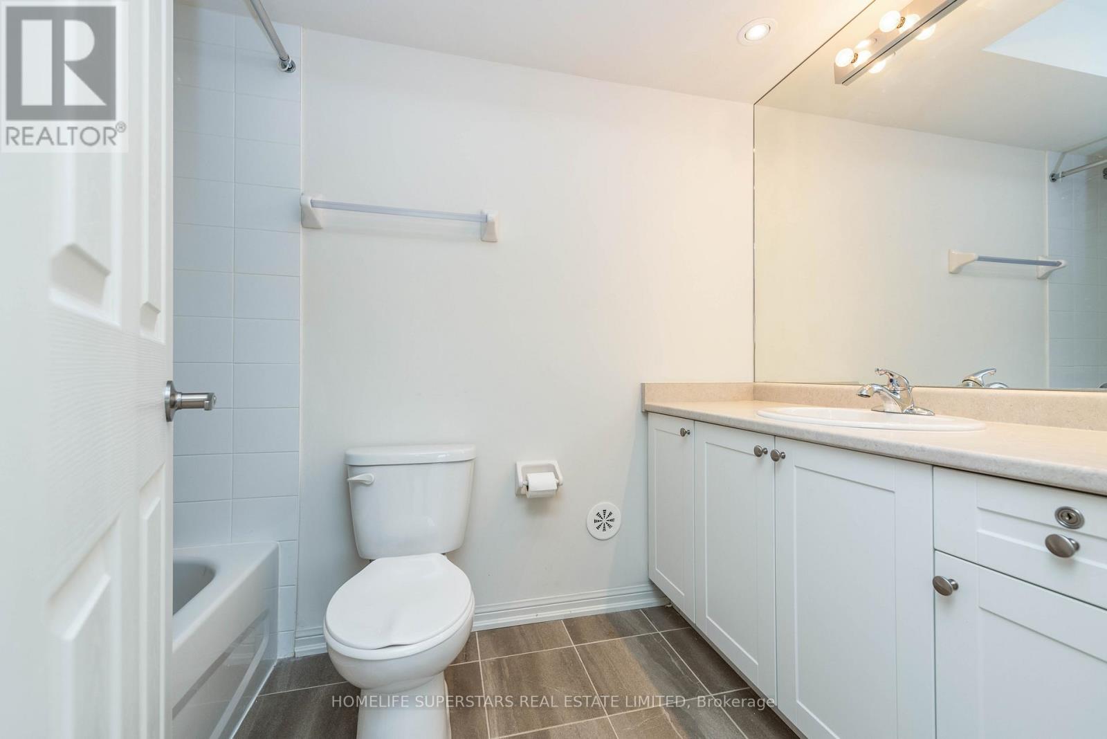 Photo 18 of 210 250 Sunny Meadow Boulevard, Brampton ON