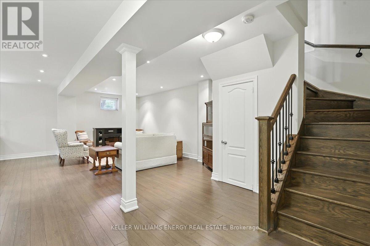 Photo 29 of 1762 Dufferin Street, Whitby ON