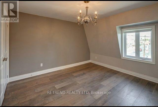 Photo 10 of Upper 892 Palmerston Avenue, Toronto ON