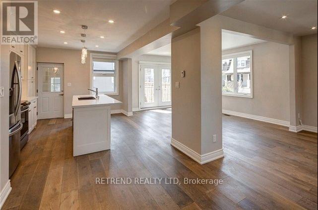 Photo 5 of Upper 892 Palmerston Avenue, Toronto ON