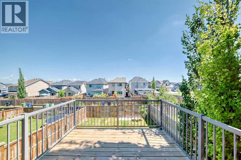 Photo 10 of 8 Sage Bank Way Nw, Calgary AB
