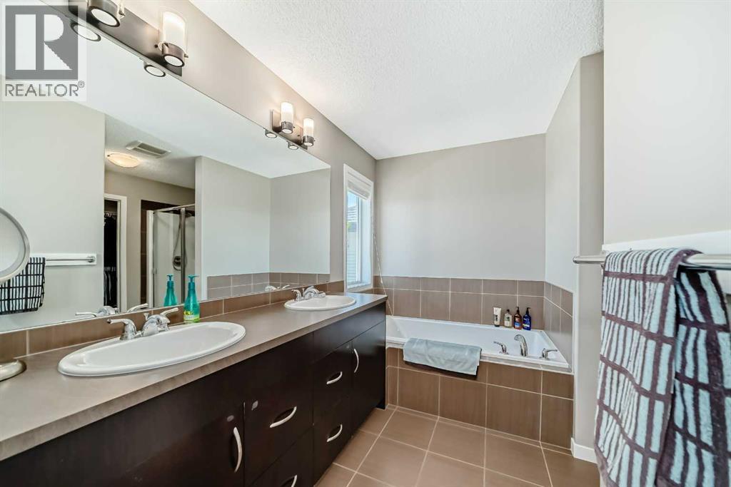 Photo 21 of 8 Sage Bank Way Nw, Calgary AB