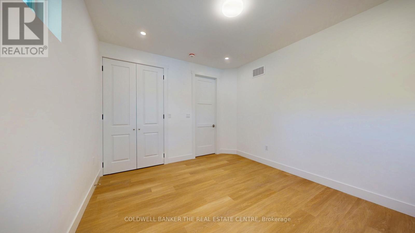 Photo 12 of 60 Gray Street, Severn ON