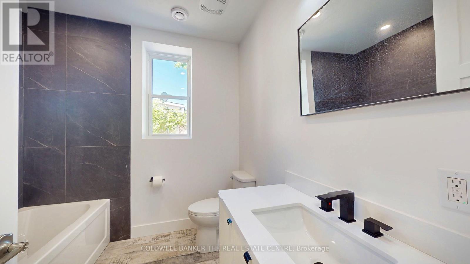 Photo 20 of 60 Gray Street, Severn ON