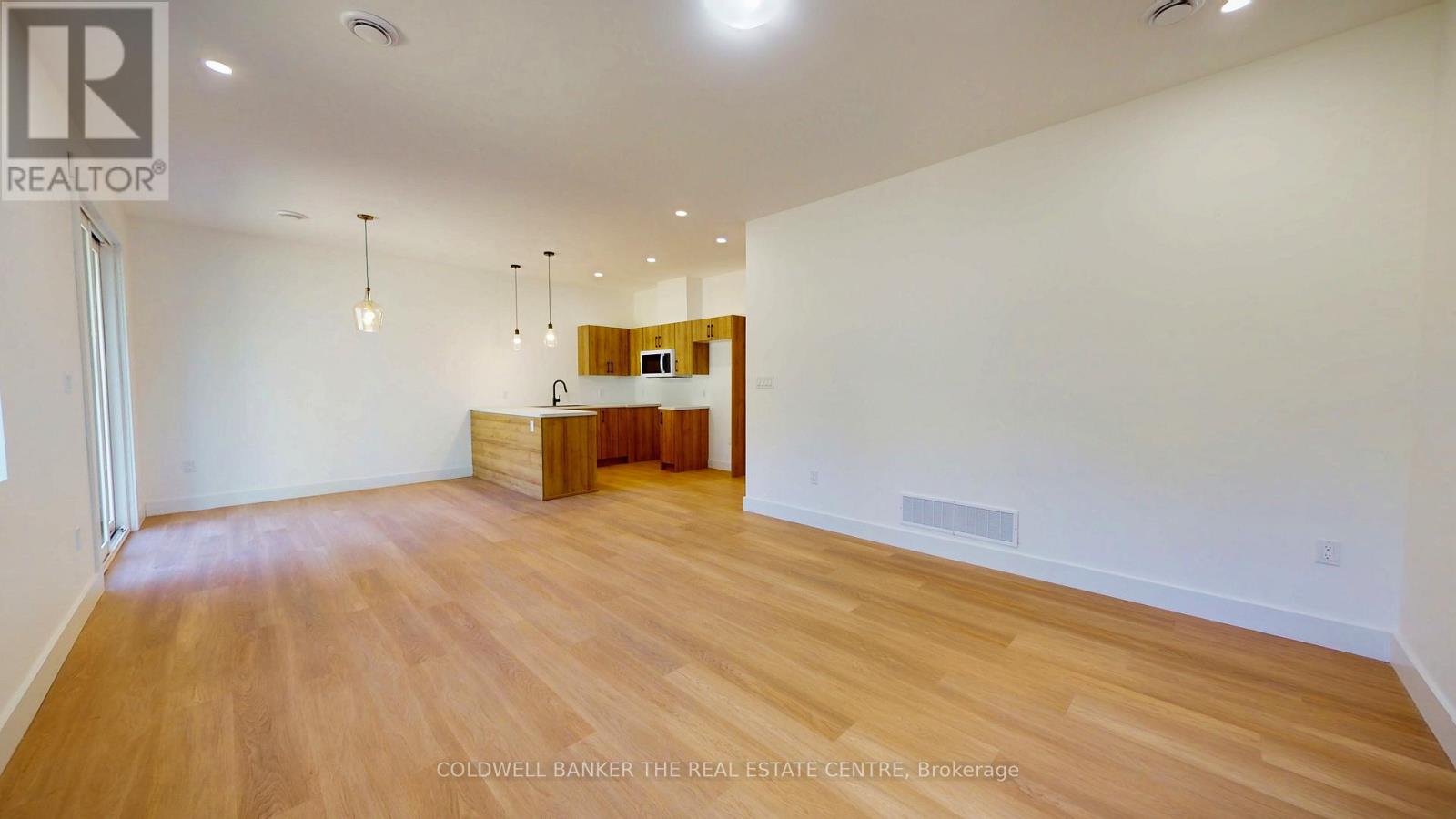 Photo 31 of 60 Gray Street, Severn ON