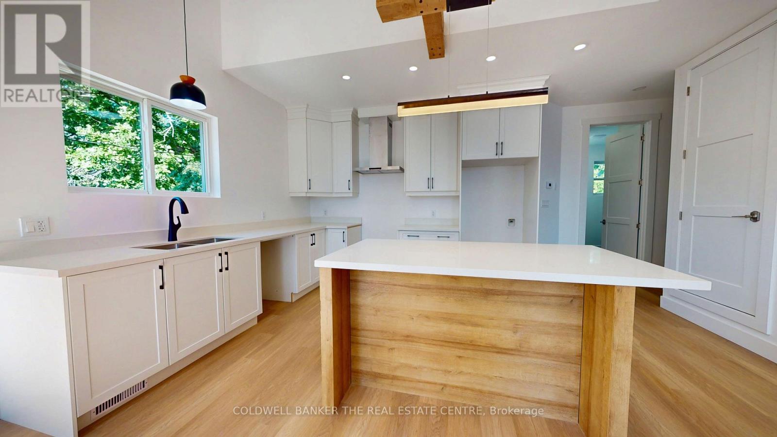Photo 6 of 60 Gray Street, Severn ON