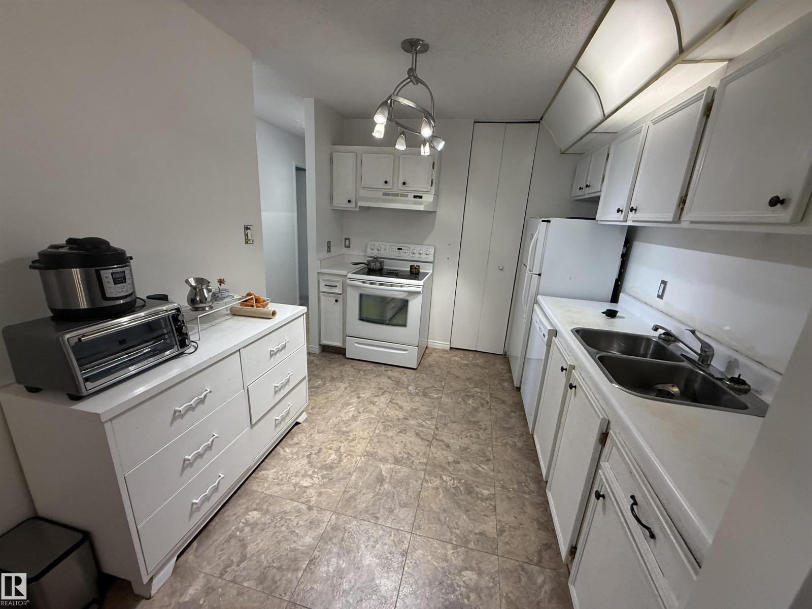 Photo 17 of 11154 18 Av Nw, Edmonton AB