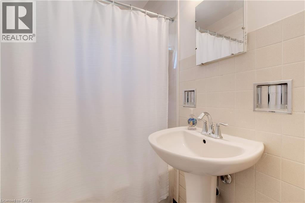Photo 22 of 257 Broadway Avenue, Hamilton ON