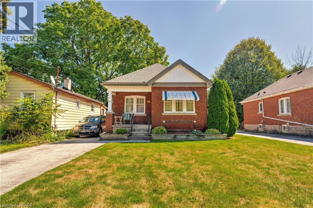 Photo 3 of 257 Broadway Avenue, Hamilton ON