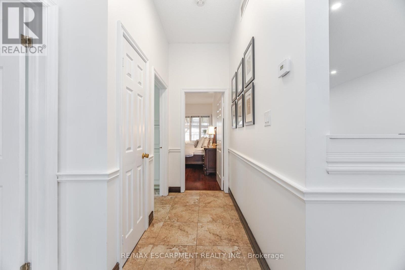 Photo 15 of 31 Ingrid Court, Hamilton ON
