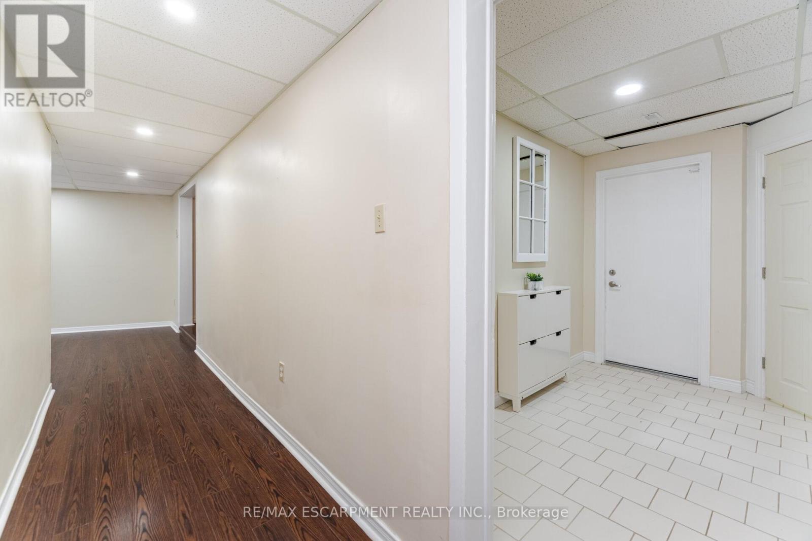 Photo 33 of 31 Ingrid Court, Hamilton ON