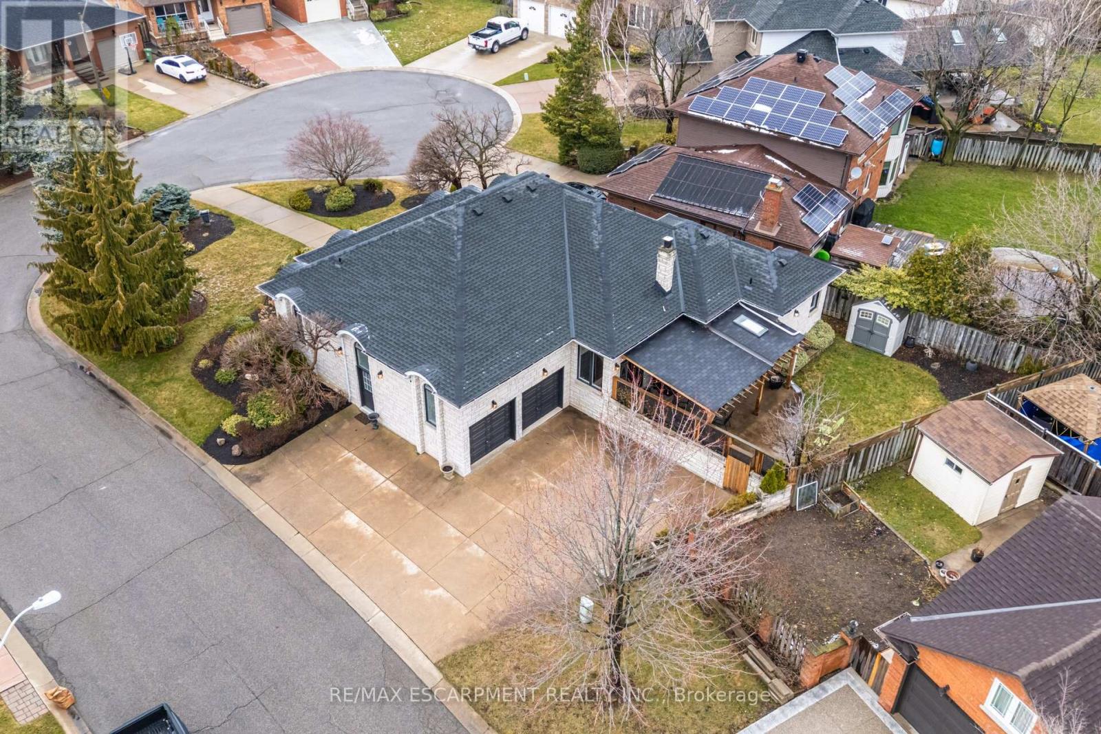 Photo 49 of 31 Ingrid Court, Hamilton ON