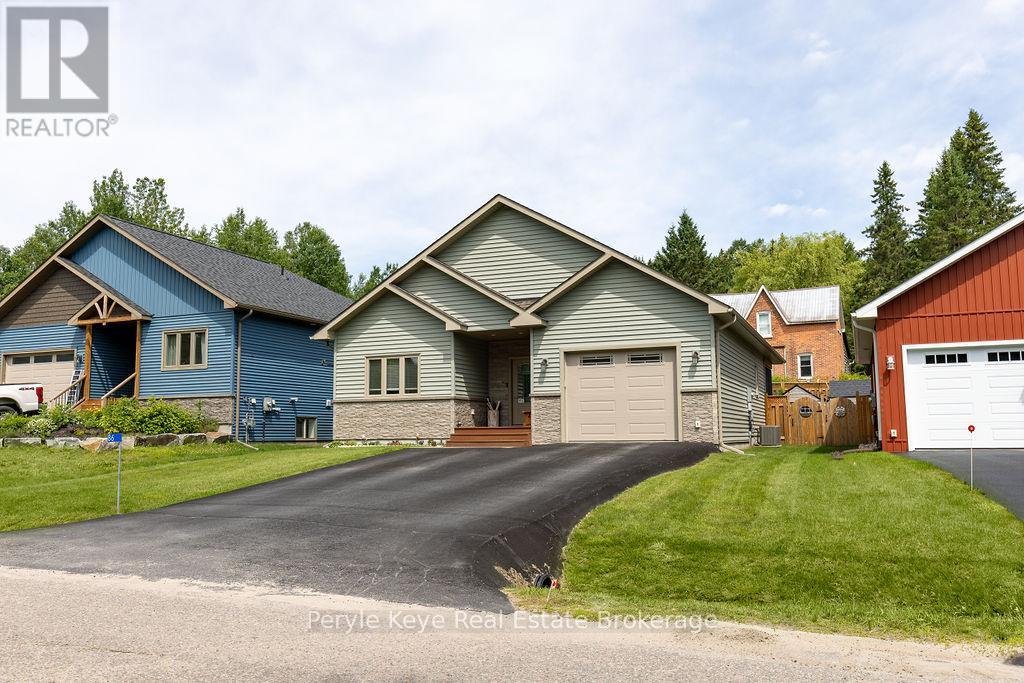 Photo 6 of 86 Chaffey Township Road, Huntsville ON