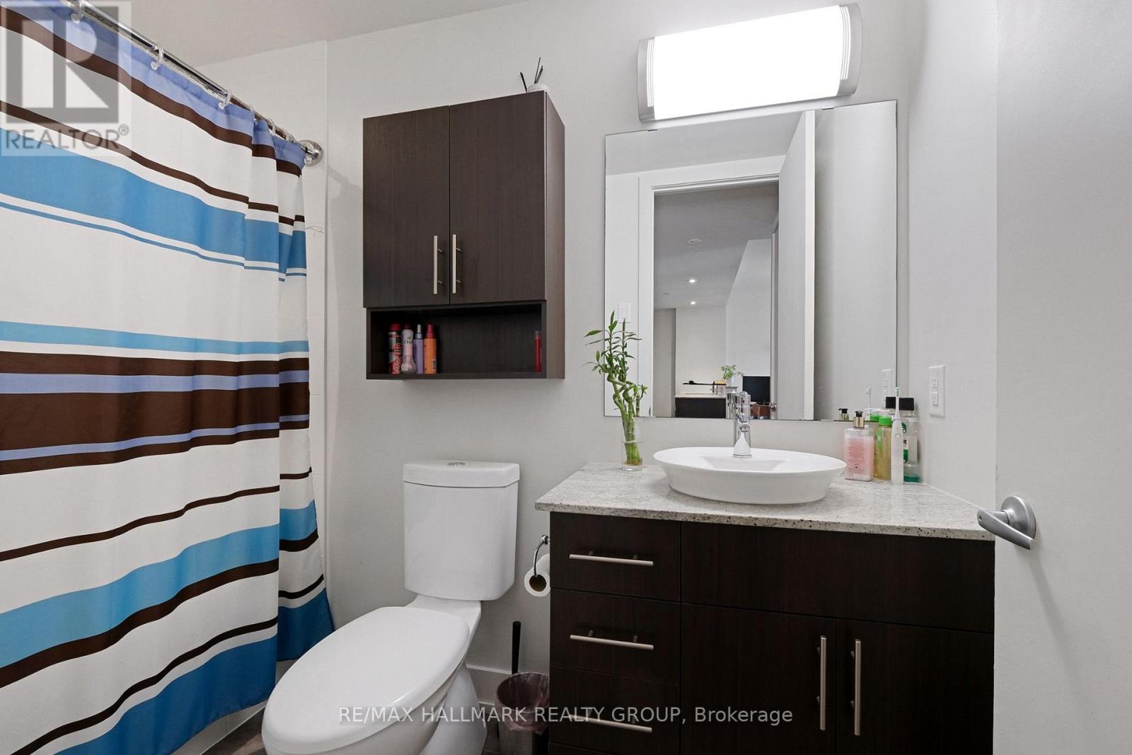 Photo 13 of 706 100 Champagne Avenue S, Ottawa ON