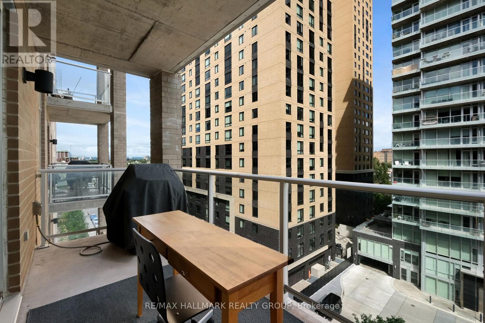 Photo 15 of 706 100 Champagne Avenue S, Ottawa ON