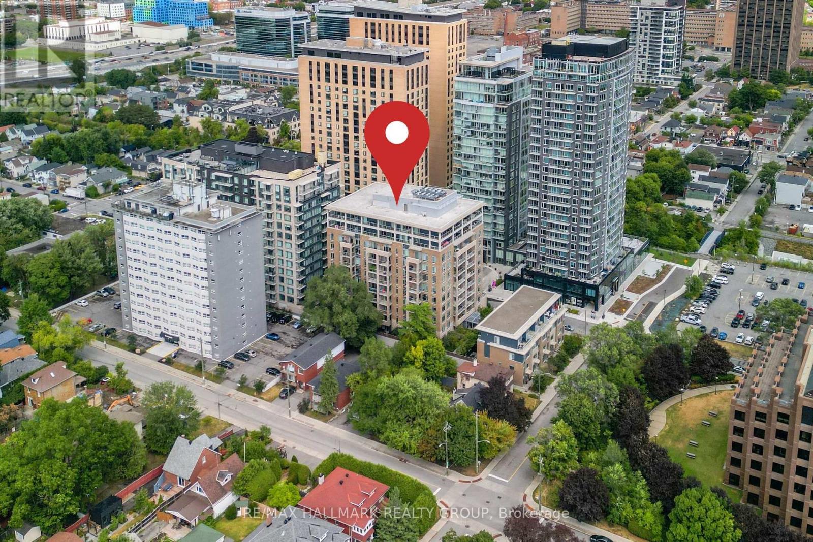 Photo 2 of 706 100 Champagne Avenue S, Ottawa ON