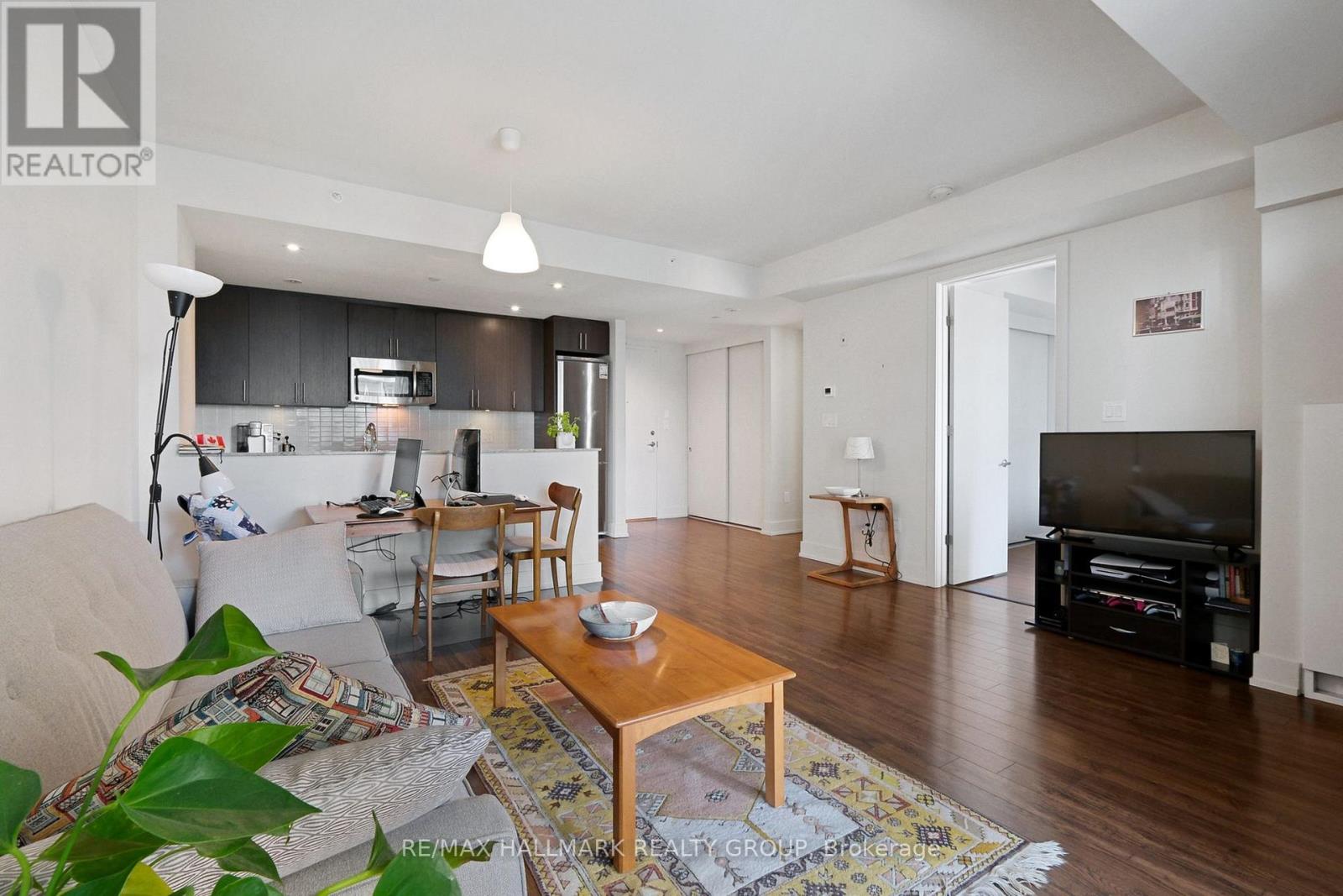 Photo 6 of 706 100 Champagne Avenue S, Ottawa ON
