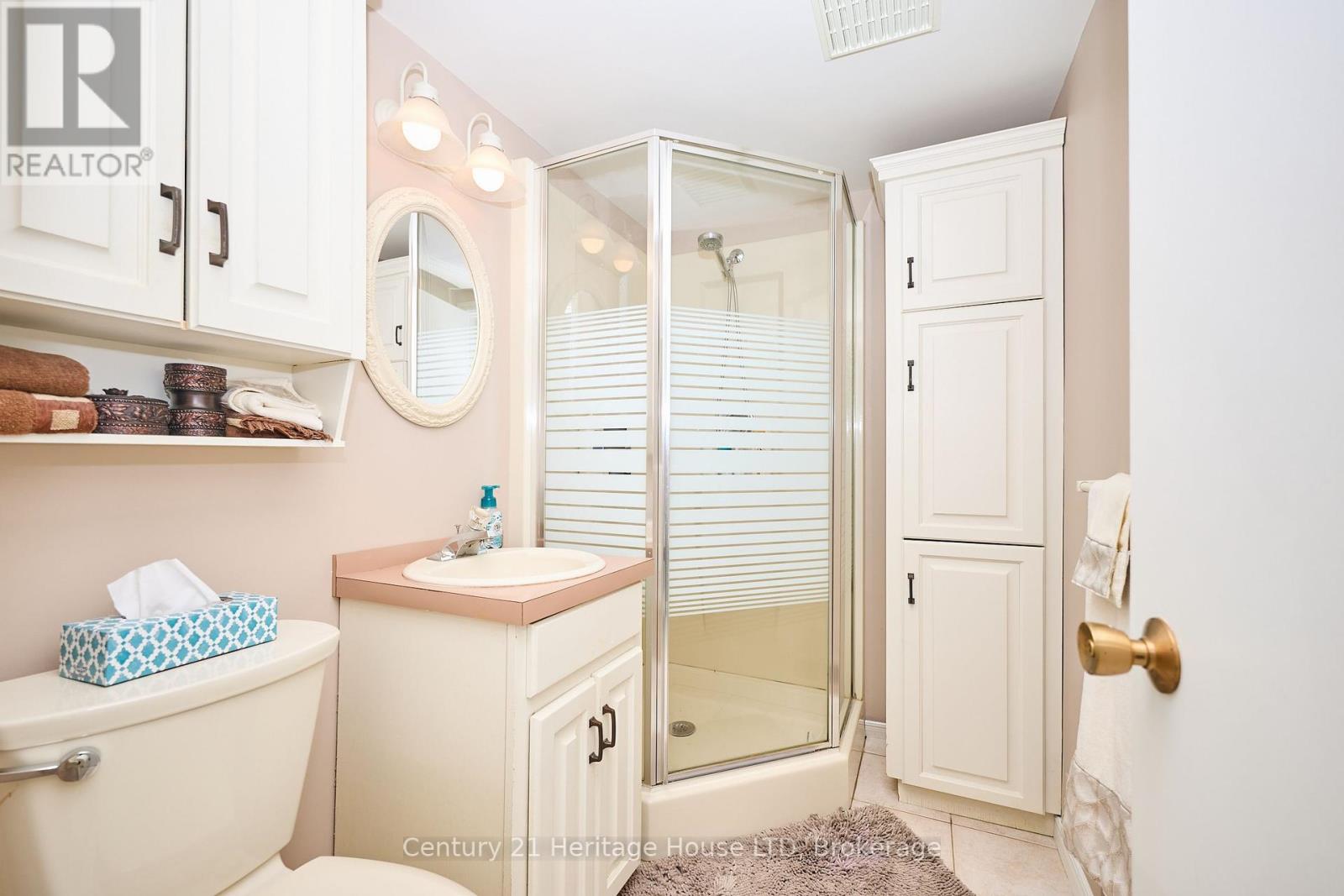 Photo 18 of 4668 Pinedale Drive, Niagara Falls ON