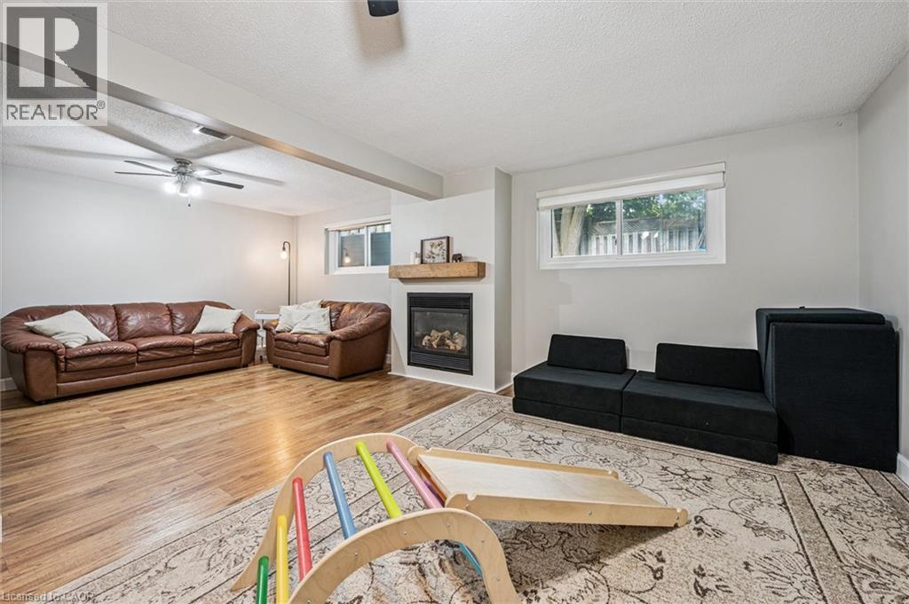 Photo 28 of 427 B Dayna Crescent Crescent, Waterloo ON