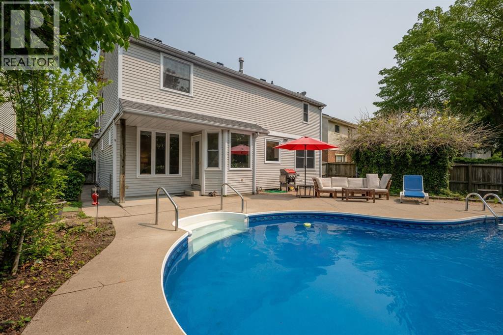 Photo 11 of 637 Odell Street, Sarnia ON