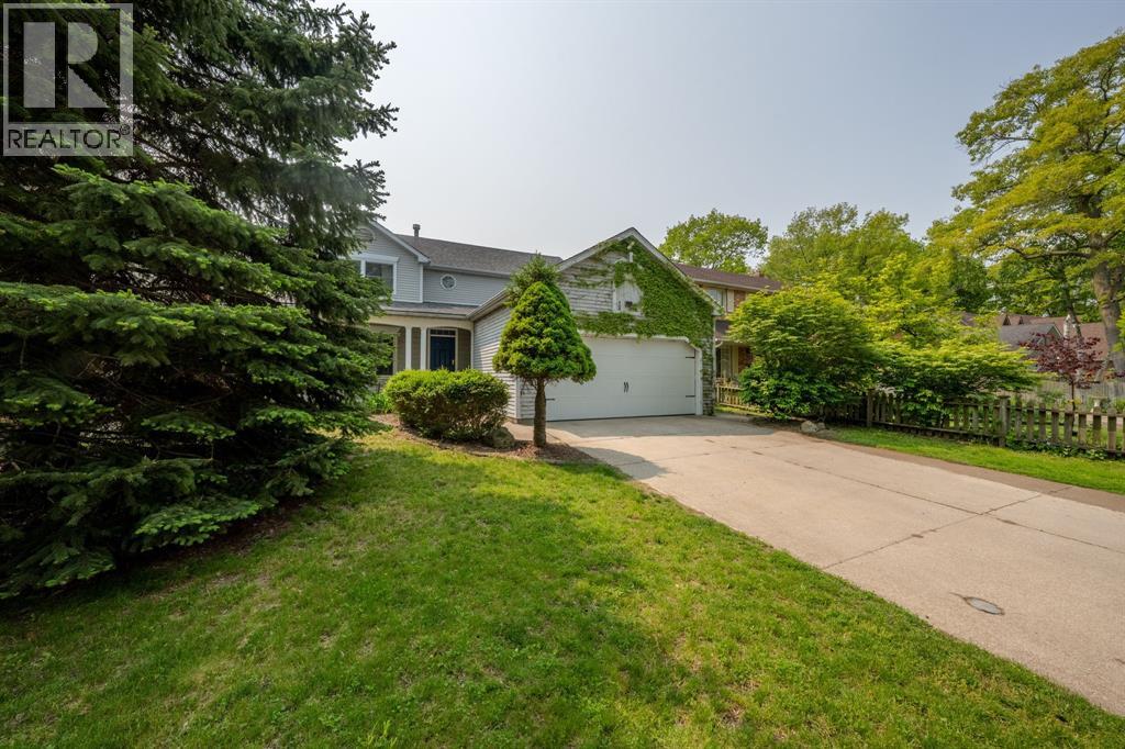 Photo 2 of 637 Odell Street, Sarnia ON