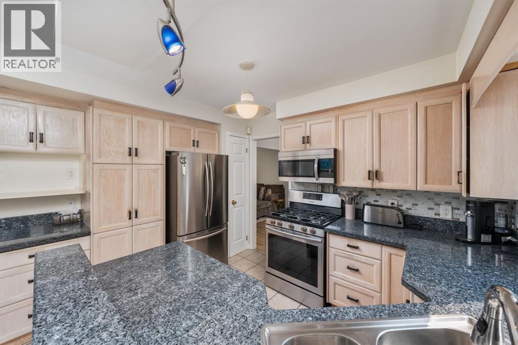Photo 24 of 637 Odell Street, Sarnia ON