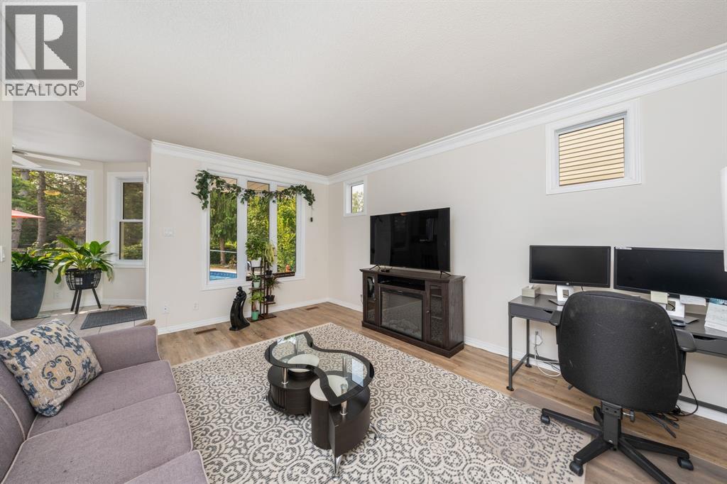Photo 26 of 637 Odell Street, Sarnia ON