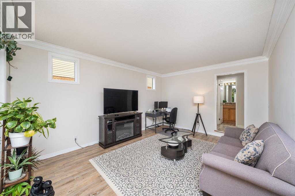 Photo 27 of 637 Odell Street, Sarnia ON