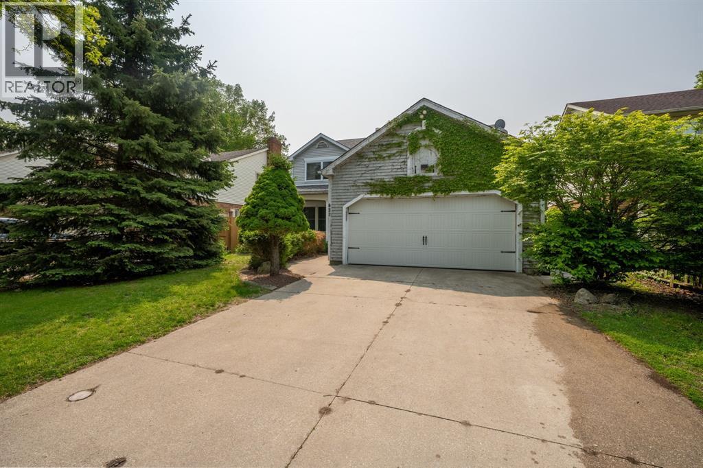 Photo 3 of 637 Odell Street, Sarnia ON