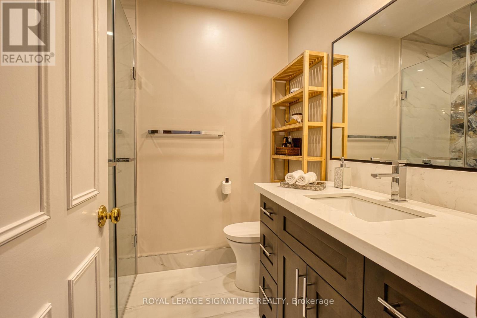 Photo 23 of 6593 Eastridge Road, Mississauga ON