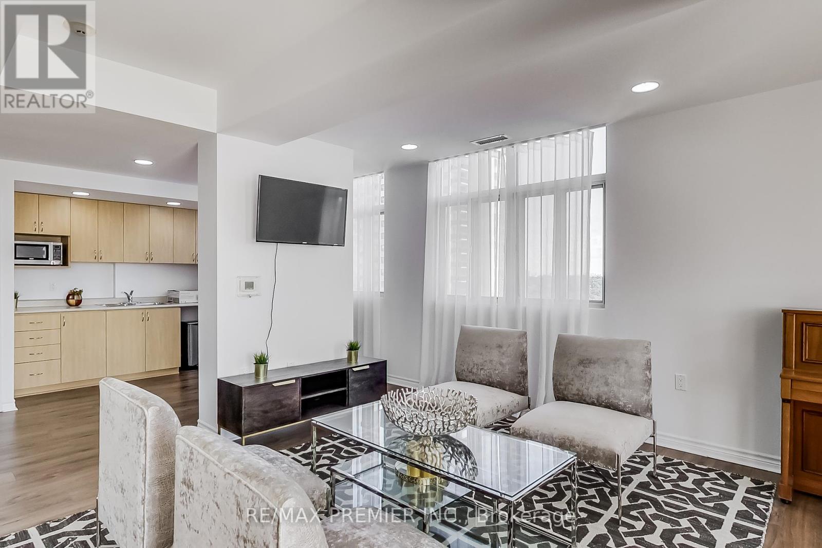 Photo 25 of 1102 15 Maplewood Avenue, Toronto ON