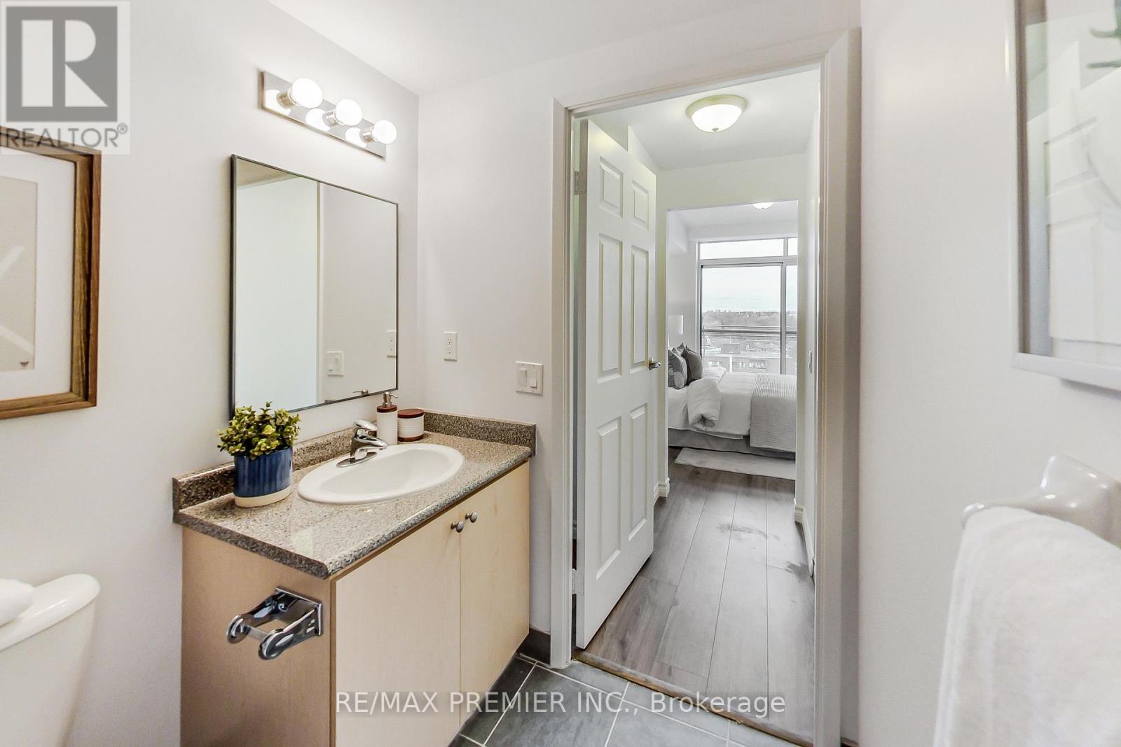 Photo 29 of 1102 15 Maplewood Avenue, Toronto ON