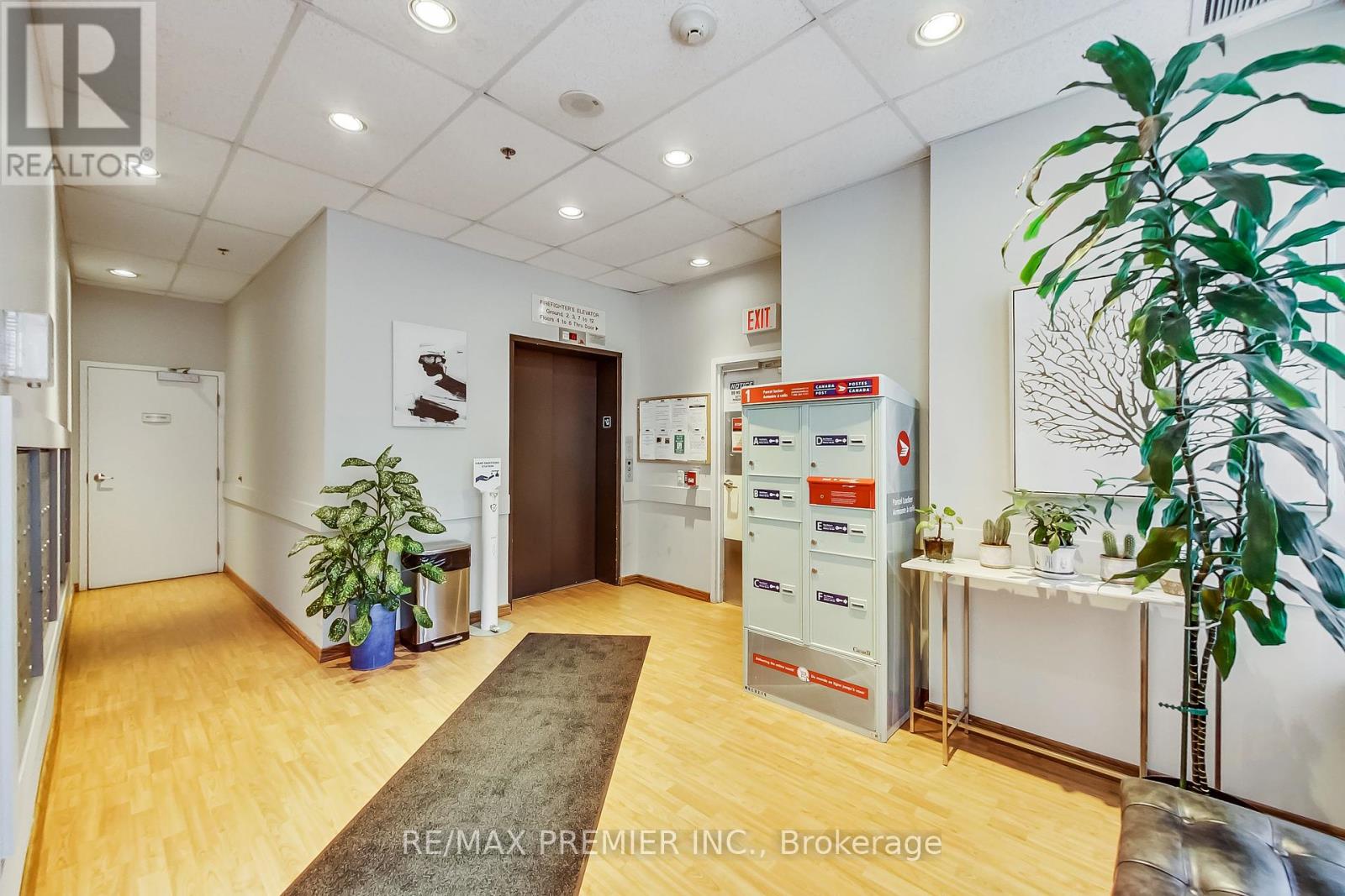 Photo 3 of 1102 15 Maplewood Avenue, Toronto ON