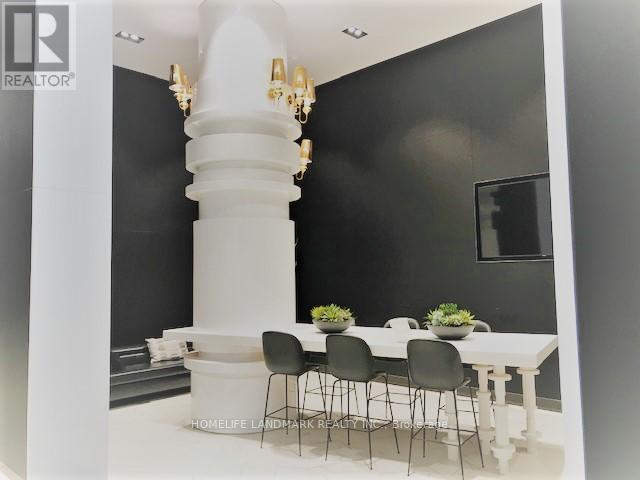 Photo 5 of 2916 87 Peter Street, Toronto ON