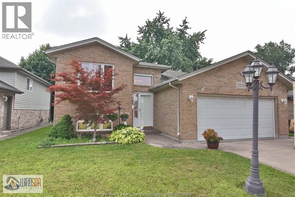 Photo 2 of 2251 California, Windsor ON