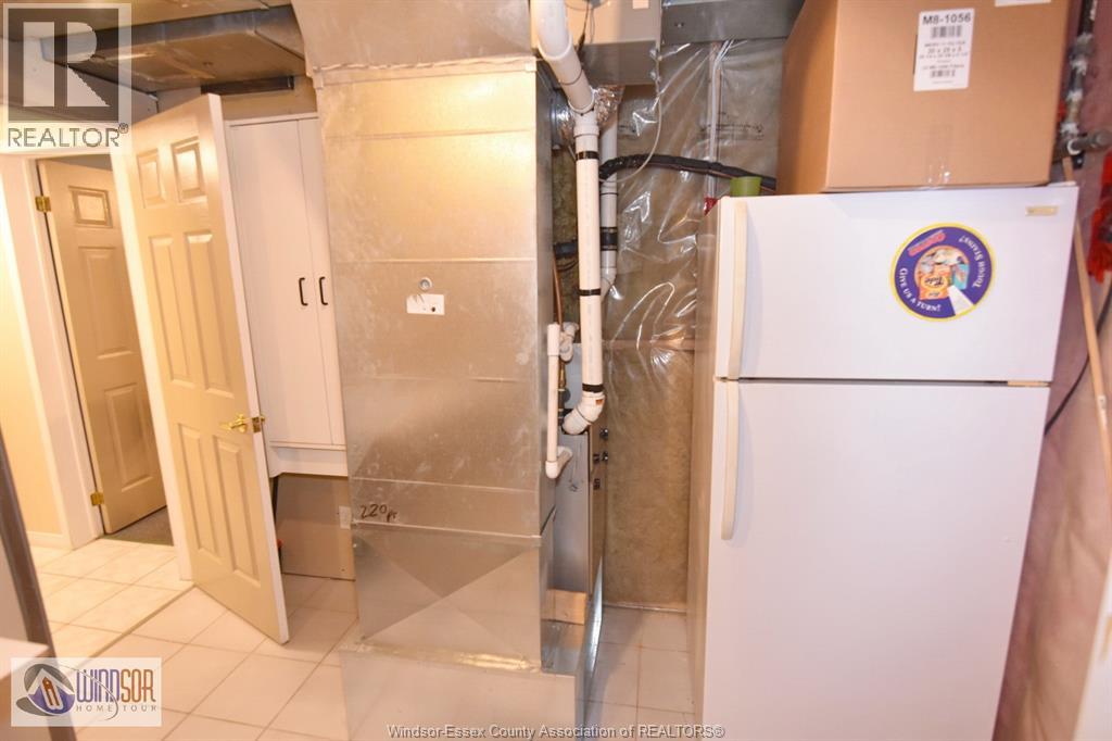 Photo 36 of 2251 California, Windsor ON